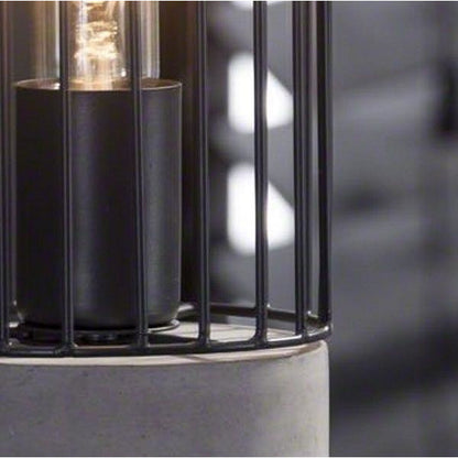 Bordlampe, cylinder formet metal og beton fod