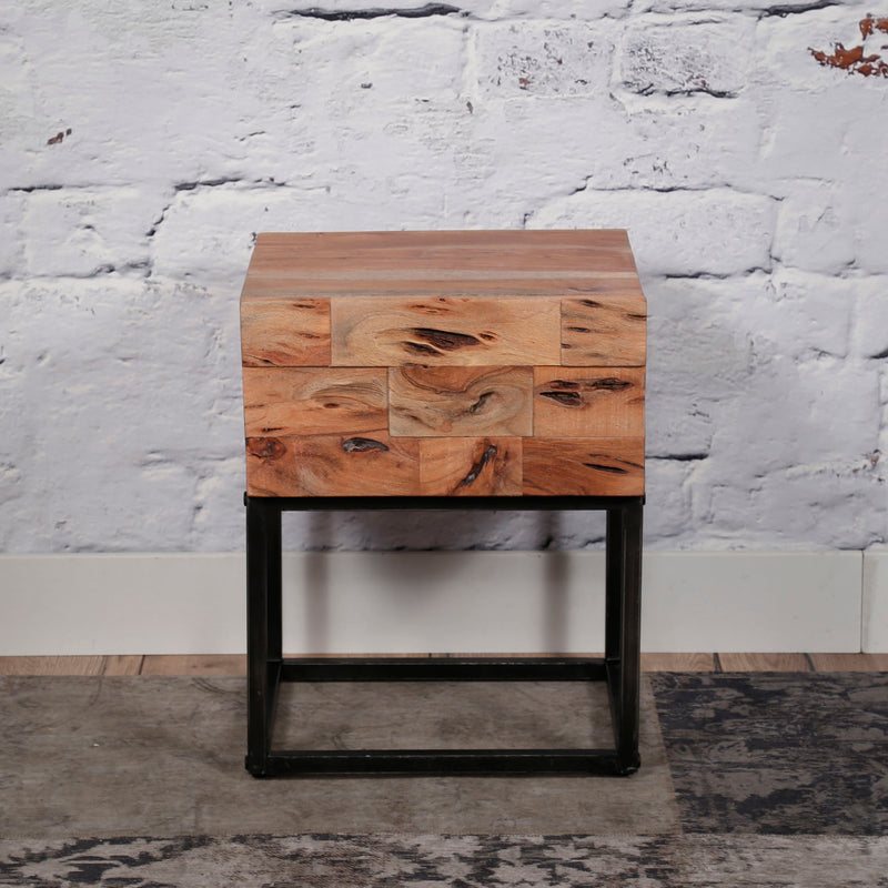 Sofabord - Massiv sandblæst akacietræ og patineret sort metal