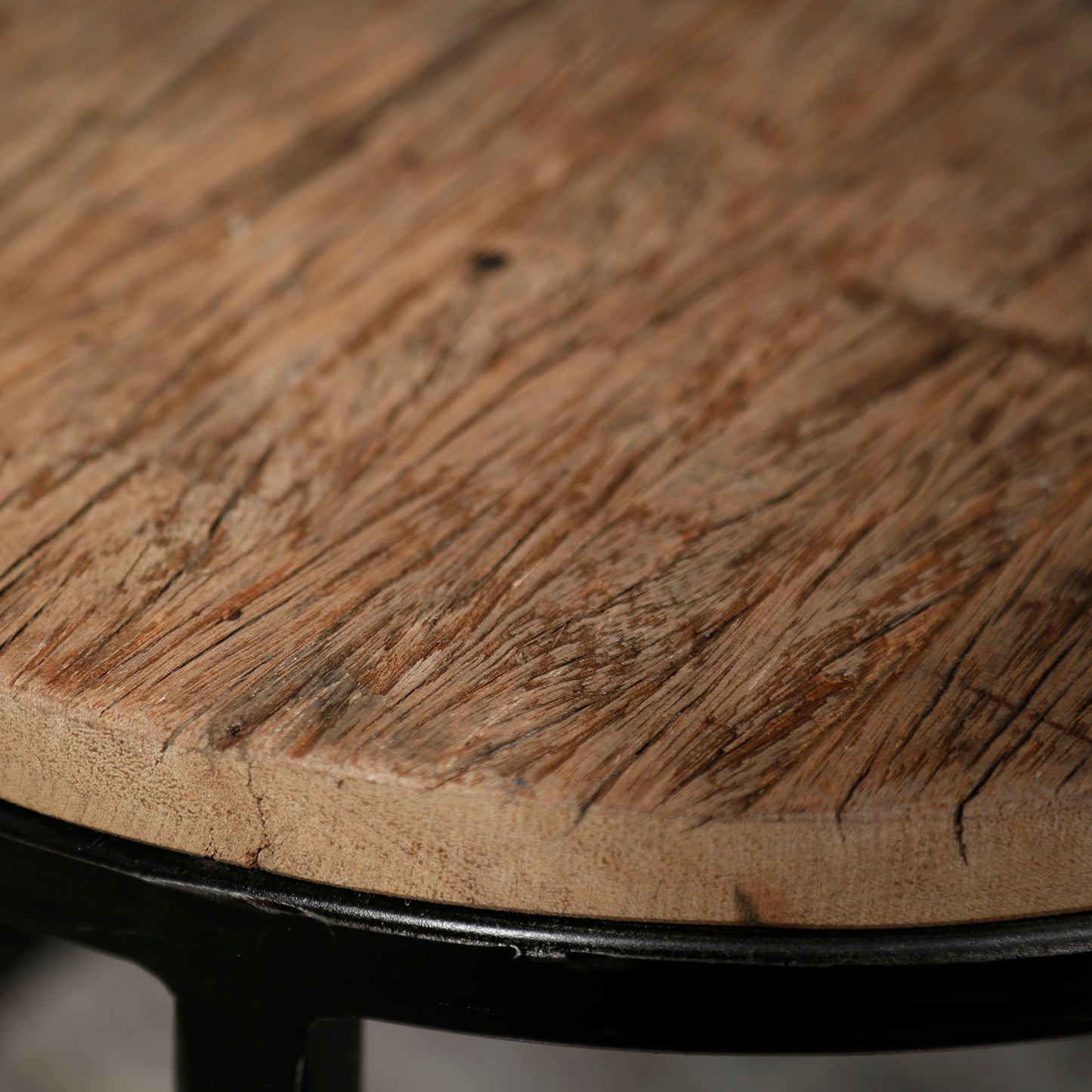 Sofabord - 2 borde i genbrugstræ.