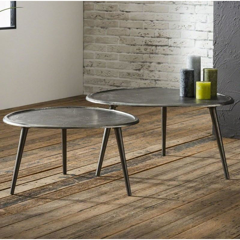 Nyreformet sofabord i sandblæst metal - 73 cm