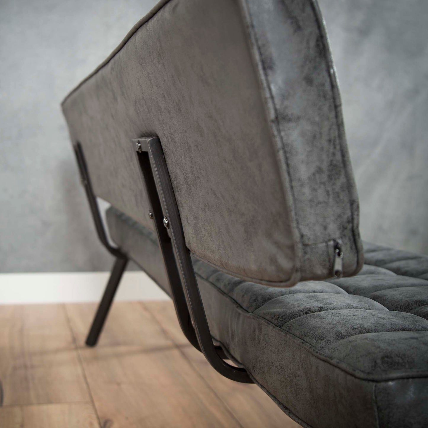 Bænk i metal og sort læder look - 150 cm