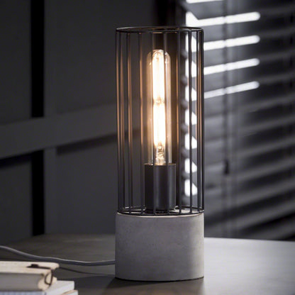 Cylinderformet bordlampe - Metal & beton fod