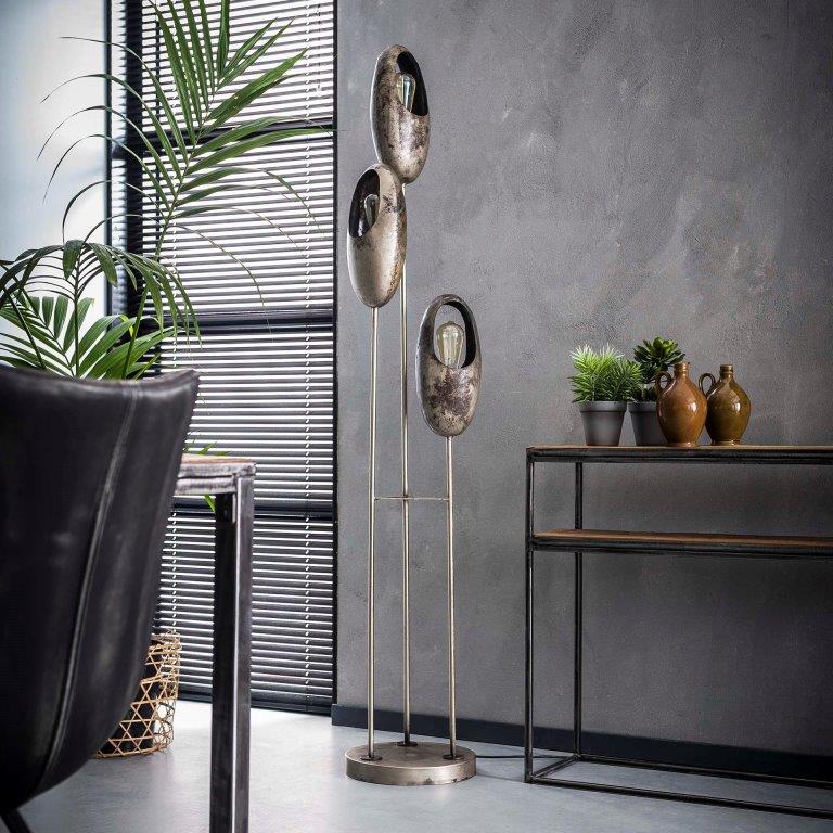 Patineret gulvlampe med 3 pærer