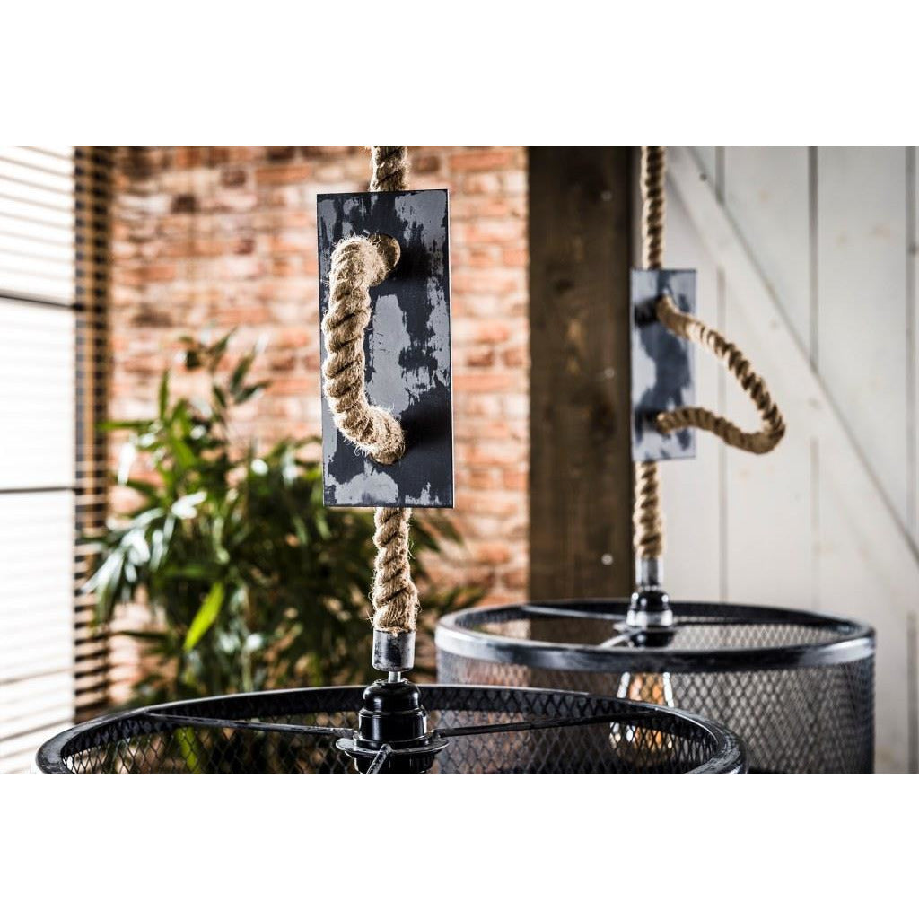 Loftslampe - 2 runde lamper med ophæng af reb.