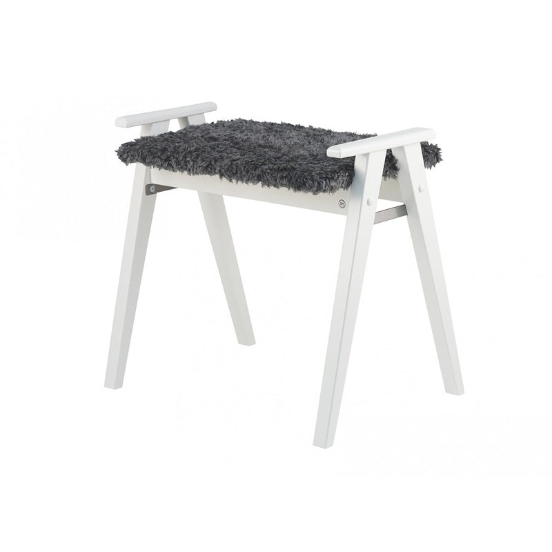 Alme bænk med fåreskind - Hvidlakeret eg